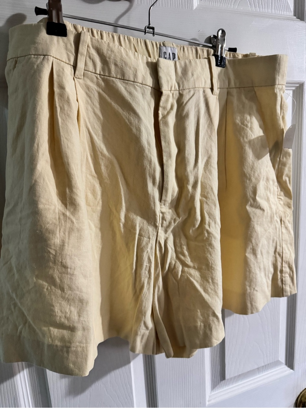 GAP women’s Light Yellow Flat Front Cotton Shorts